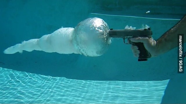 Выстрел под водой